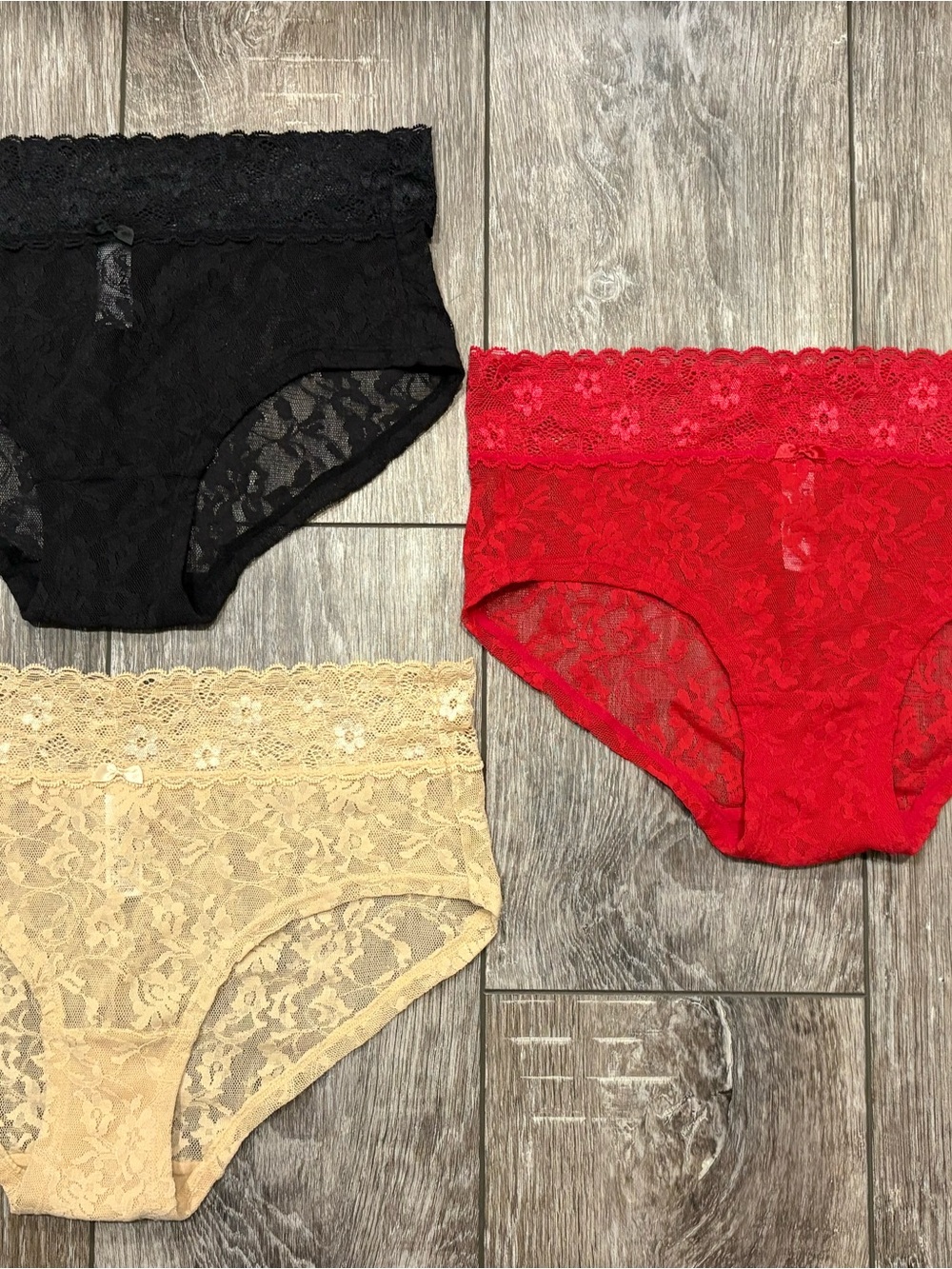 NWOT DKNY Lace Bikini Panty - Set of 3 - Size Small